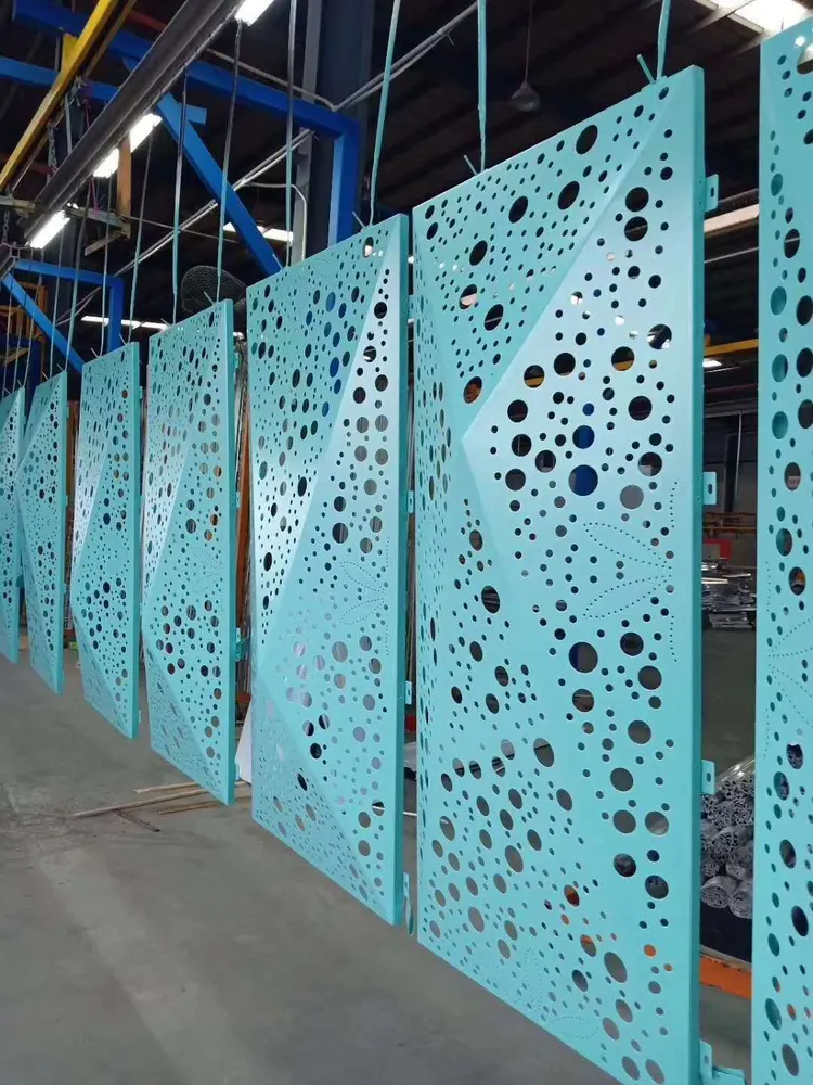 Panneau en aluminium laser PPG peint pour décoration intérieure — Foshan Qi Aluminum Decorative Materials Co. Ltd