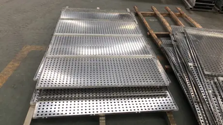 Feuille d'aluminium perforée extérieure découpée au laser