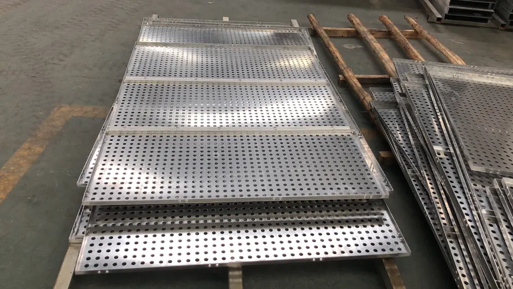 Feuilles d'aluminium perforées extérieures découpées au laser — Foshan Qi Aluminum Decorative Materials Co., Ltd