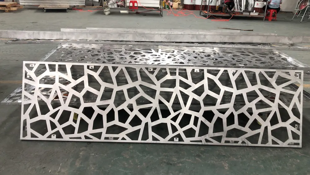 Panneau en aluminium perforé personnalisé pour décoration intérieure — Foshan Qi Aluminum Decorative Materials Co. Ltd