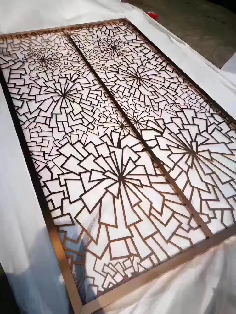 Panneaux de revêtement en aluminium perforé rond, fabriqués en Chine — Foshan Qi Aluminum Decorative Materials Co. Ltd