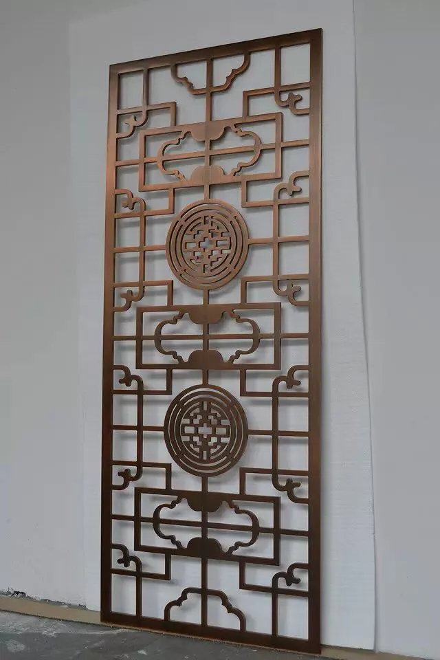 Feuille de séparation en écran métallique en aluminium AA1100 pour décoration intérieure, fabricant — Foshan Qi Aluminum Decorative Materials Co. Ltd