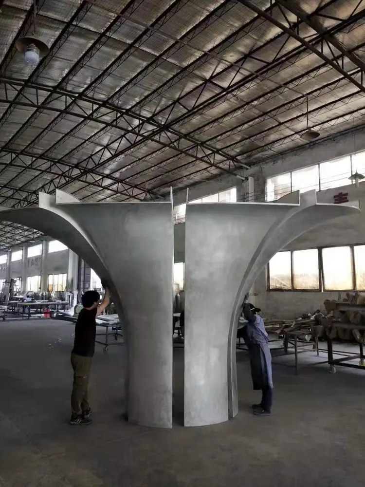 Panneau plein en aluminium à double courbure décoratif — Foshan Qi Aluminum Decorative Materials Co. Ltd