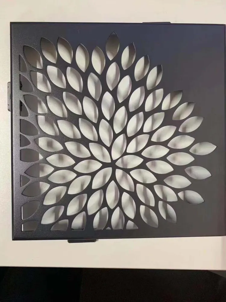 Panneaux muraux décoratifs en aluminium découpés au laser CNC — Foshan Qi Aluminum Decorative Materials Co., Ltd