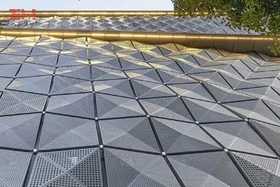 Panneau de revêtement mural perforé en aluminium Alucobond haute résistance, panneau acoustique — Foshan Qi Aluminum Decorative Materials Co. Ltd