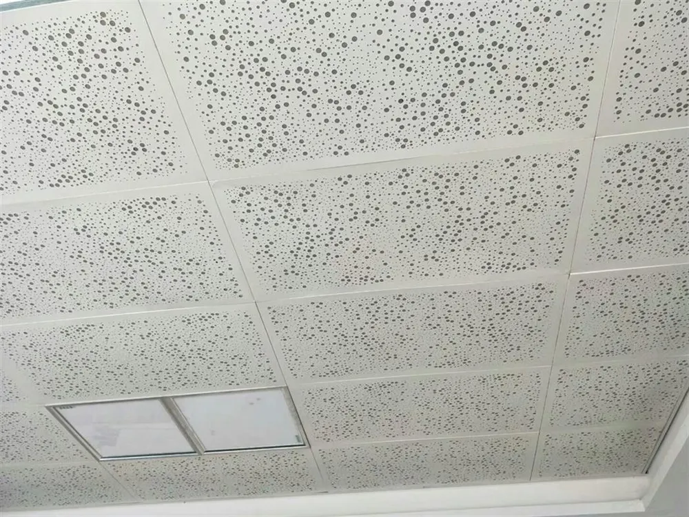 Excellente plaque de plafond en aluminium à mailles anti-corrosion — Foshan Qi Aluminum Decorative Materials Co., Ltd