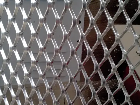 Tôle métallique décorative en aluminium gravé AA1060, maille métallique en aluminium, en Chine