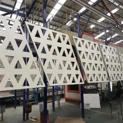 Revêtement en poudre polyester aluminium 2020 super durable pour panneau décoratif extérieur — Foshan Qi Aluminum Decorative Materials Co. Ltd