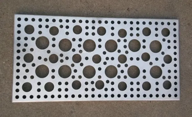 Panneaux pleins en aluminium perforé à motif spécial pour décoration intérieure — Foshan Qi Aluminum Decorative Materials Co. Ltd