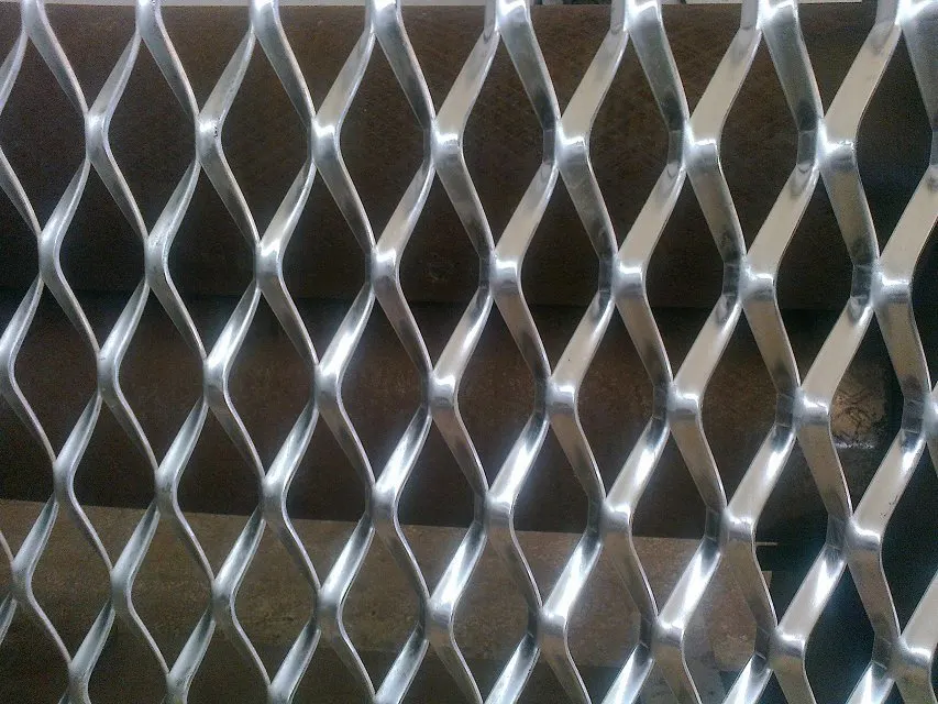 Fabricant chinois de grillage métallique expansé en fil de fer d'acier — Foshan Qi Aluminum Decorative Materials Co. Ltd