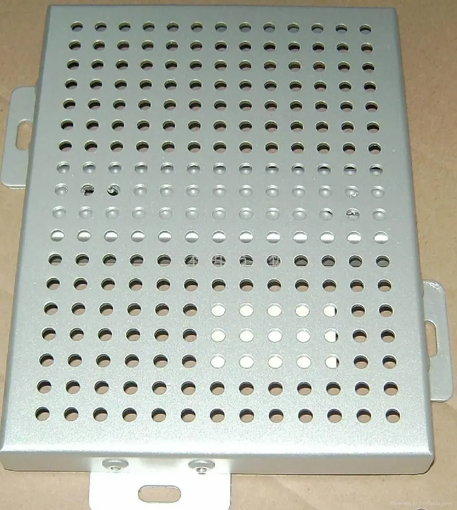 Panneaux métalliques ondulés perforés en aluminium AA1100 — Foshan Qi Aluminum Decorative Materials Co., Ltd