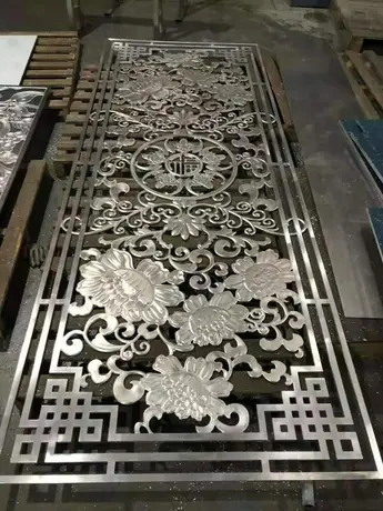 Panneaux de revêtement architectural en aluminium perforé pour façade mur extérieur