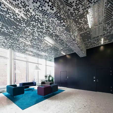Chine, fabricant de feuilles décoratives en aluminium découpées au laser pour plafonds, bon prix