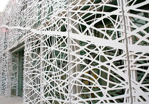 Fabricant de panneaux décoratifs extérieurs en aluminium perforé en Chine — Foshan Qi Aluminum Decorative Materials Co. Ltd