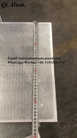 Feuille unique en aluminium fluorocarbone fabricant de panneaux en aluminium perforé
