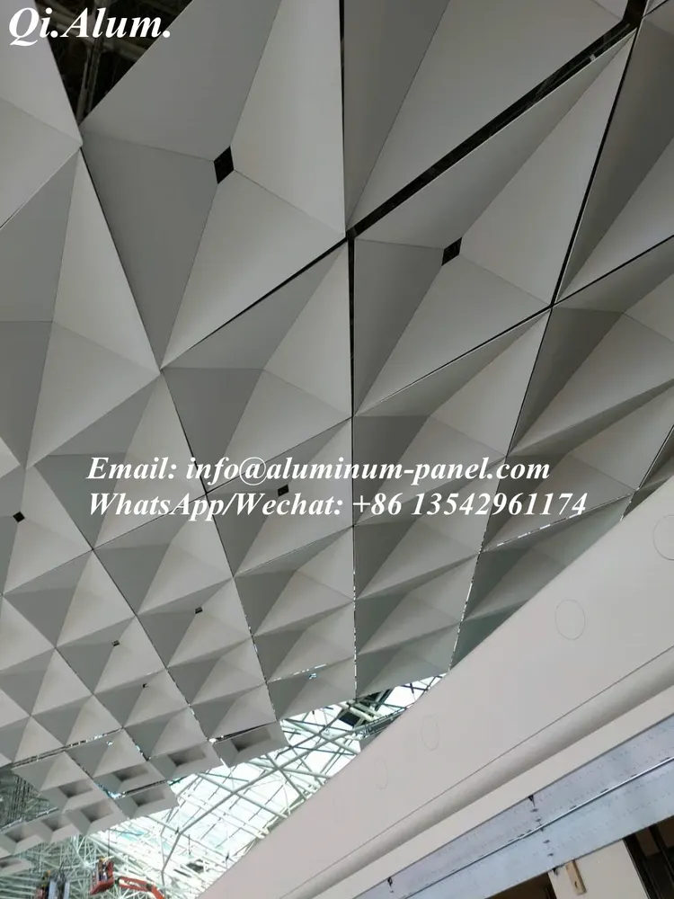 Panneau plein en aluminium à motif irrégulier — Foshan Qi Aluminum Decorative Materials Co., Ltd