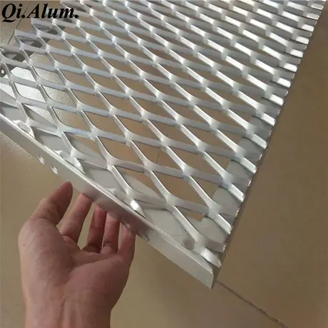 Moustiquaire en métal expansé à petits trous, tôle en métal perforé en aluminium