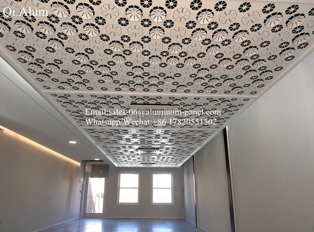 Feuilles décoratives en aluminium sculpté pour plafond — Foshan Qi Aluminum Decorative Materials Co., Ltd