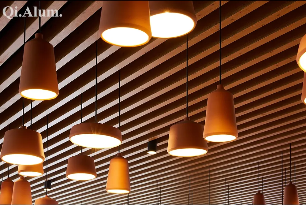 Bandes de renfort en aluminium — Foshan Qi Aluminum Decorative Materials Co. Ltd