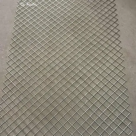Main courante en métal perforé en aluminium inoxydable avec grillage haute sécurité en acier, revêtement poudre vue 6