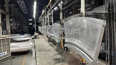 Panneau décoratif en tôle d'aluminium incurvée épaisse 3.0 mm, panneau de rideau métallique sur mesure avec revêtement poudre des deux côtés, vue 3