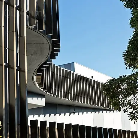 panneaux architecturaux en aluminium modernes pour façades, revêtements métalliques muraux pour résidences vue 6