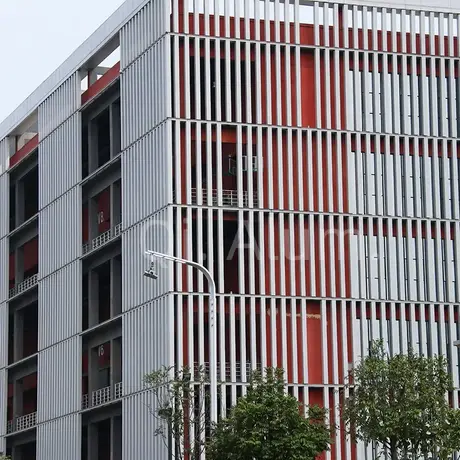 Panneaux de revêtement à lames en section boîte en alliage d'aluminium, façade extérieure, mur-rideau vue 4