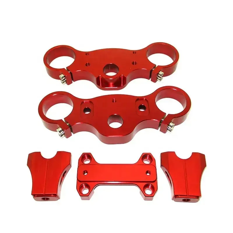 Pièces de moto en aluminium anodisé rouge haute qualité, brides de triple arbre de moto — Foshan Qi Aluminum Decorative Materials Co., Ltd
