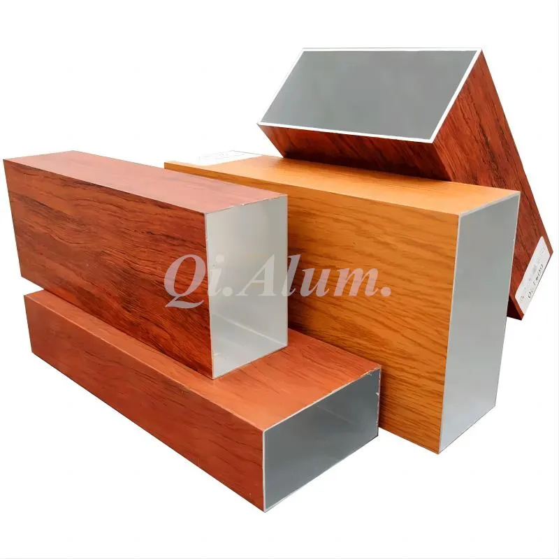 Tubes carrés décoratifs en aluminium fini effet bois anodisé — Foshan Qi Aluminum Decorative Materials Co., Ltd