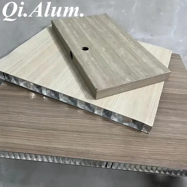 Bandes de noyau en aluminium expansé à structure nid d'abeille — Foshan Qi Aluminum Decorative Materials Co. Ltd