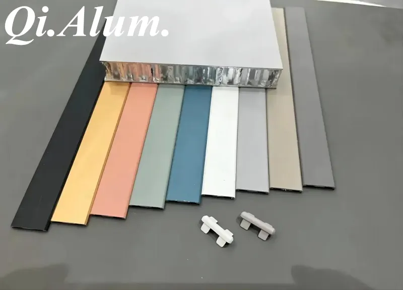 Panneau sandwich à noyau en aluminium léger — Foshan Qi Aluminum Decorative Materials Co., Ltd