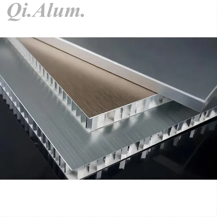 Panneaux alu nid d'abeille décoratifs panneaux aluminium sandwich panneaux aluminium — Foshan Qi Aluminum Decorative Materials Co. Ltd