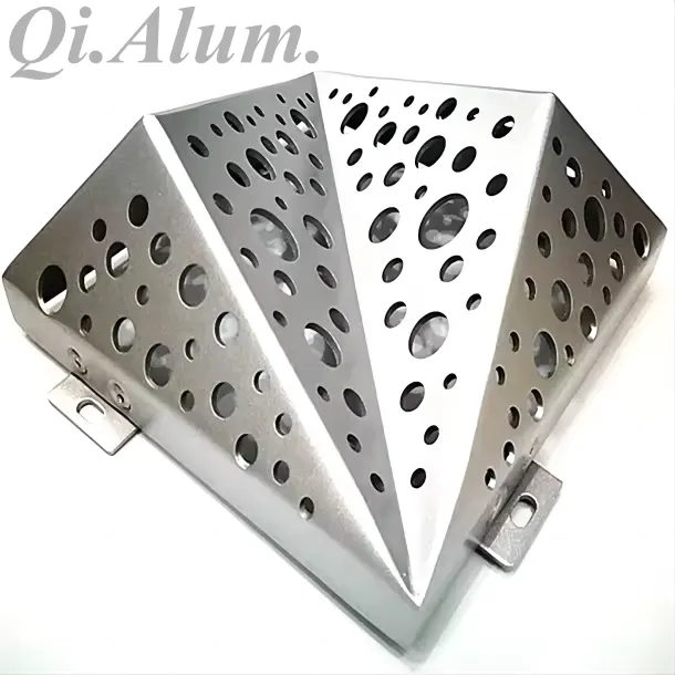 Conception 3D panneau mural décoratif perforé surface façade bardage — Foshan Qi Aluminum Decorative Materials Co., Ltd