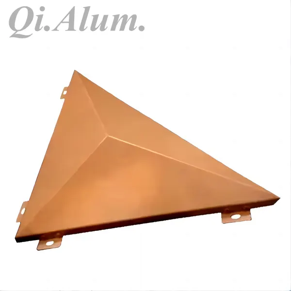 Panneau en aluminium 3D à motif triangle, panneaux de revêtement mural — Foshan Qi Aluminum Decorative Materials Co., Ltd