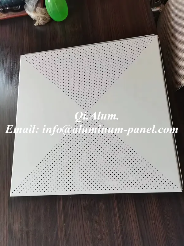 Matériau de construction métallique aluminium Tuiles de plafond suspendu 2X2 Tuiles de plafond à pose encastrée — Foshan Qi Aluminum Decorative Materials Co. Ltd