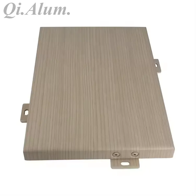 Panneaux métalliques solides perforés en aluminium pour rideaux végétaux et revêtement de façade — Foshan Qi Aluminum Decorative Materials Co. Ltd
