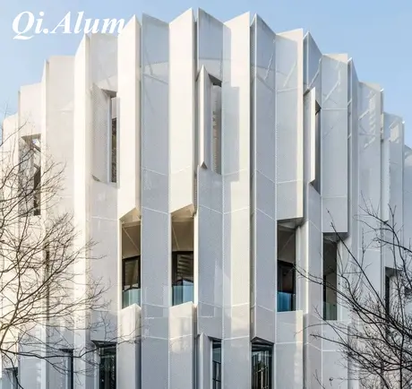 Feuille micro-perforée extérieure en aluminium peinte PPG feuille décorative pour façade murale
