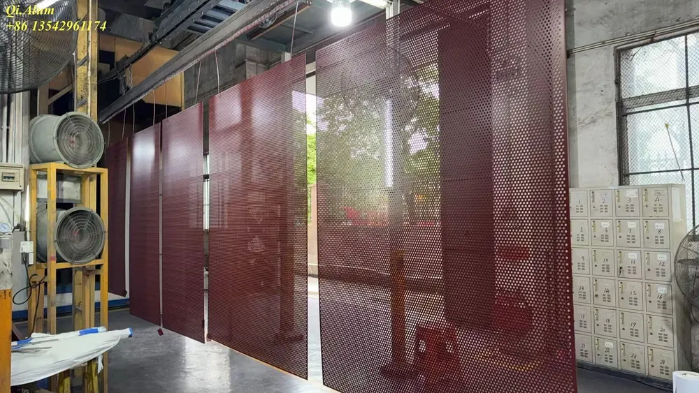 Panneau de revêtement en aluminium enduit de poudre pour décoration — plaque perforée — Foshan Qi Aluminum Decorative Materials Co. Ltd